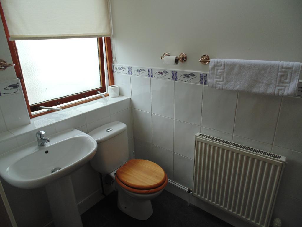 Cedar Inn Edinburgh Ngoại thất bức ảnh