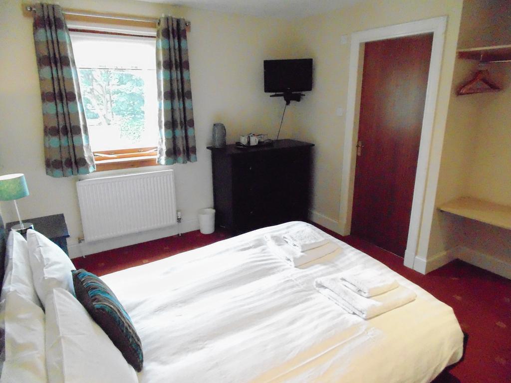 Cedar Inn Edinburgh Ngoại thất bức ảnh