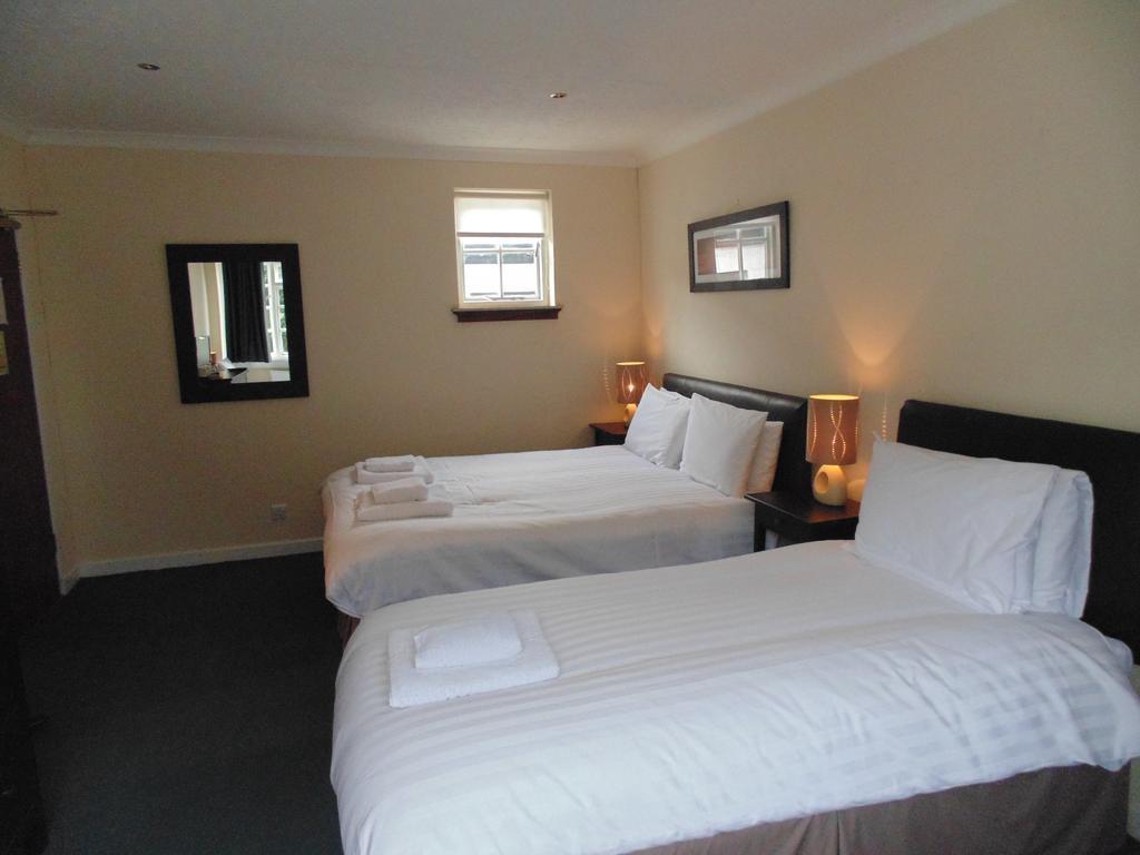 Cedar Inn Edinburgh Ngoại thất bức ảnh