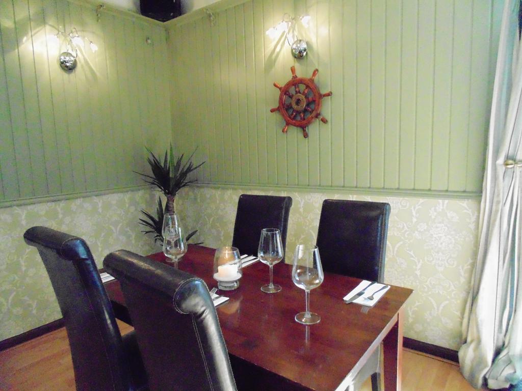 Cedar Inn Edinburgh Ngoại thất bức ảnh