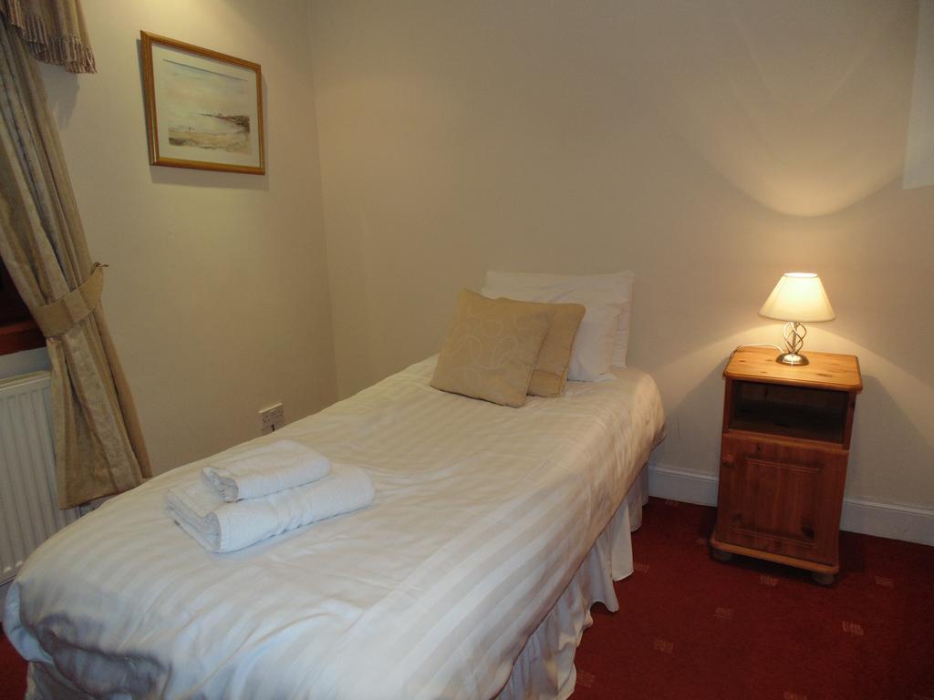 Cedar Inn Edinburgh Ngoại thất bức ảnh