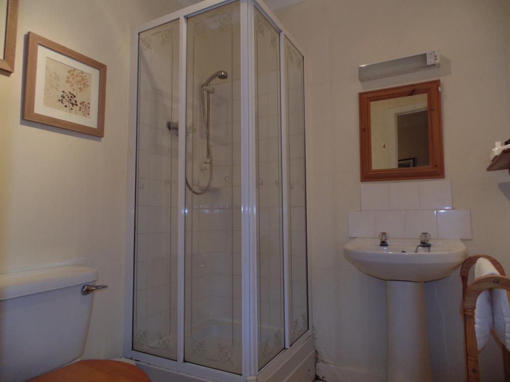 Cedar Inn Edinburgh Phòng bức ảnh
