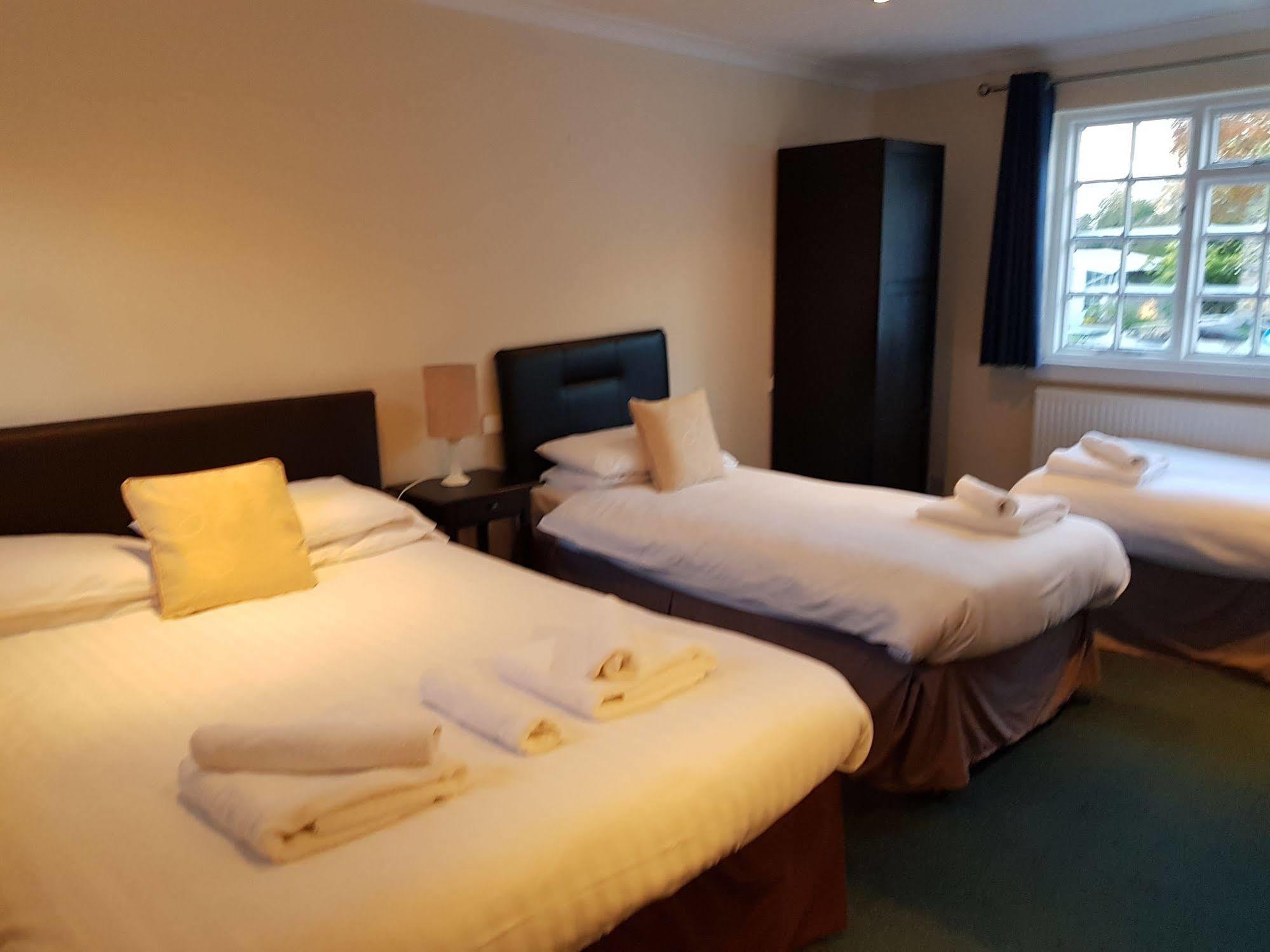 Cedar Inn Edinburgh Ngoại thất bức ảnh