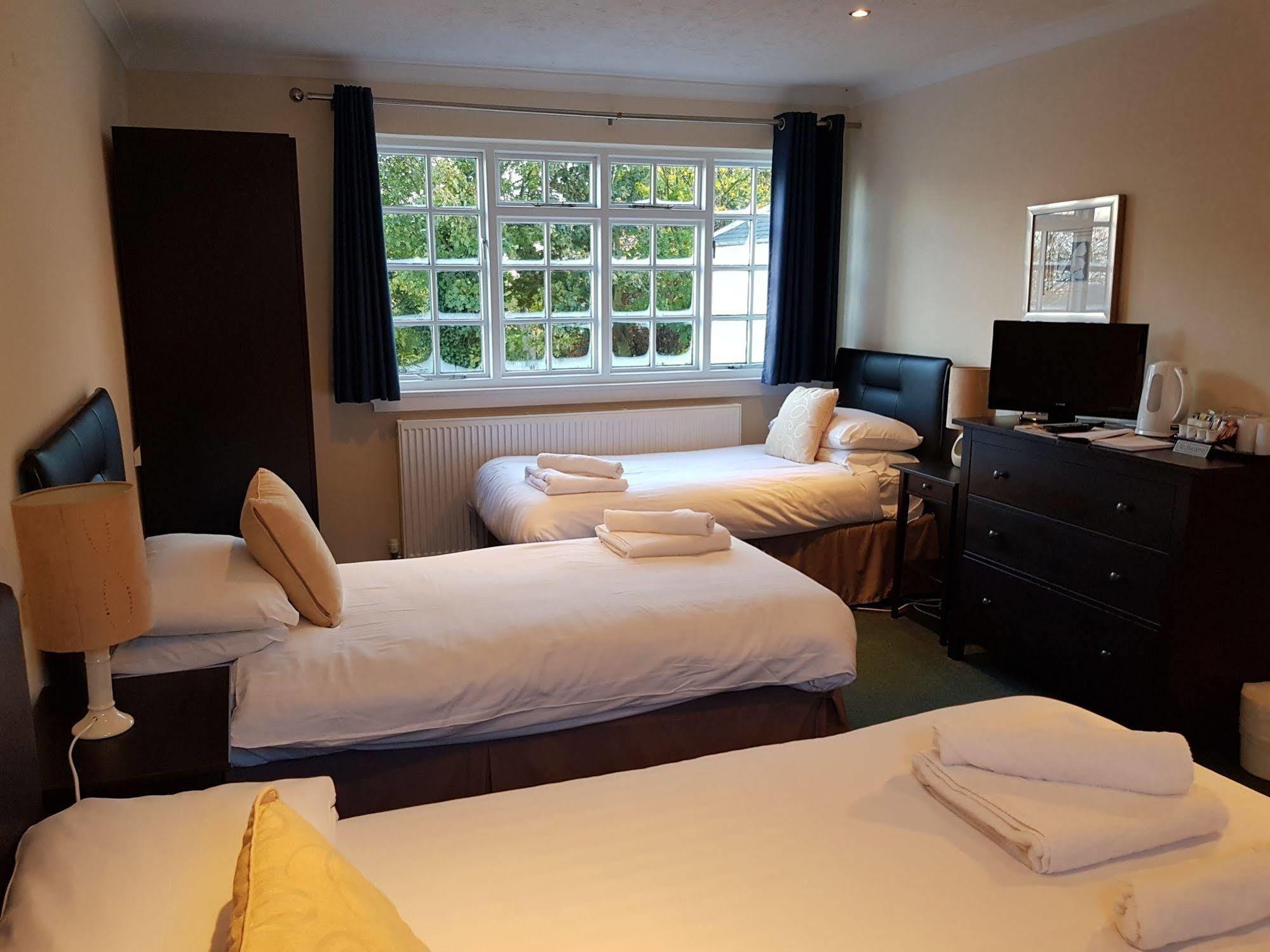 Cedar Inn Edinburgh Ngoại thất bức ảnh