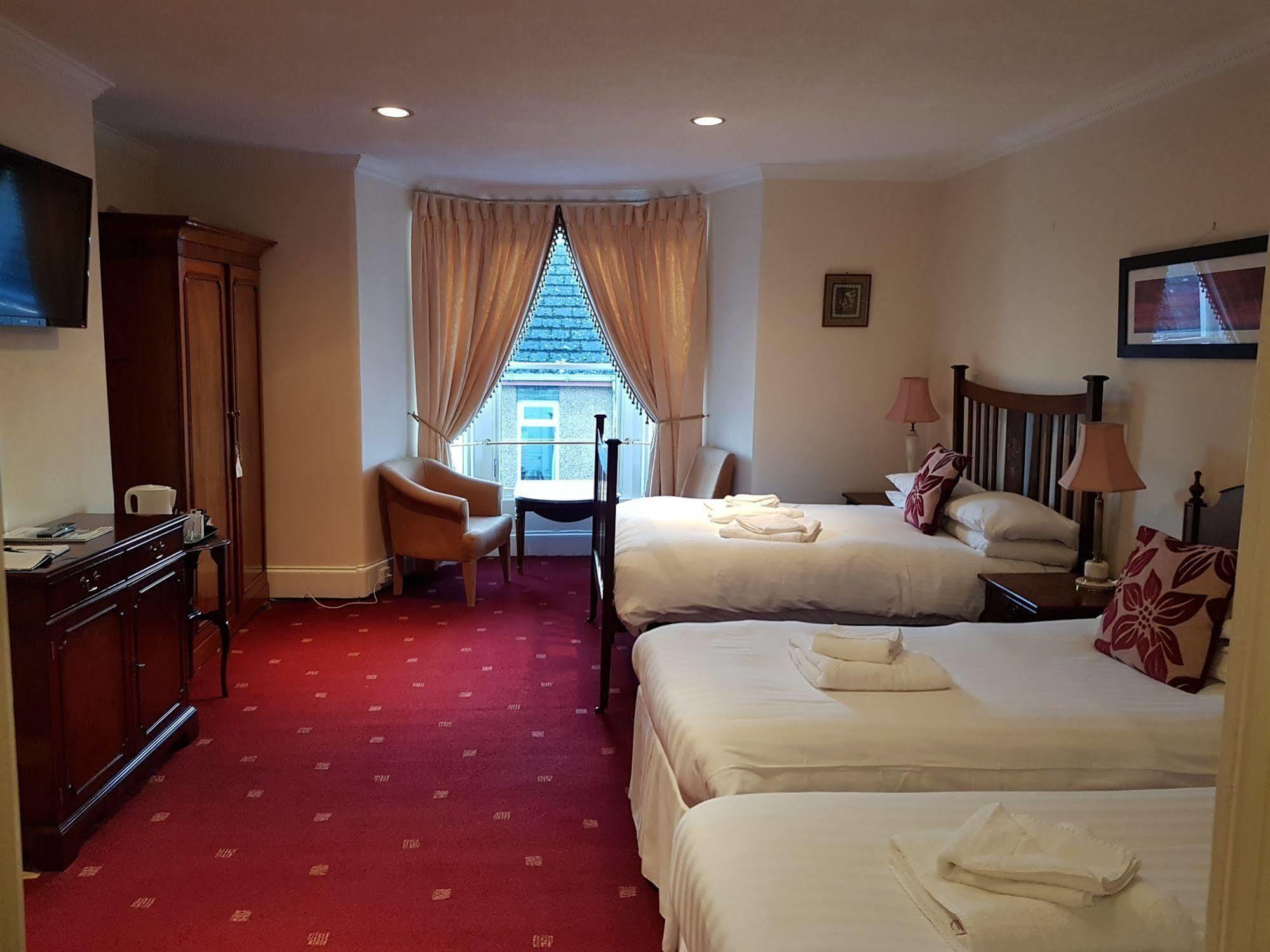 Cedar Inn Edinburgh Ngoại thất bức ảnh