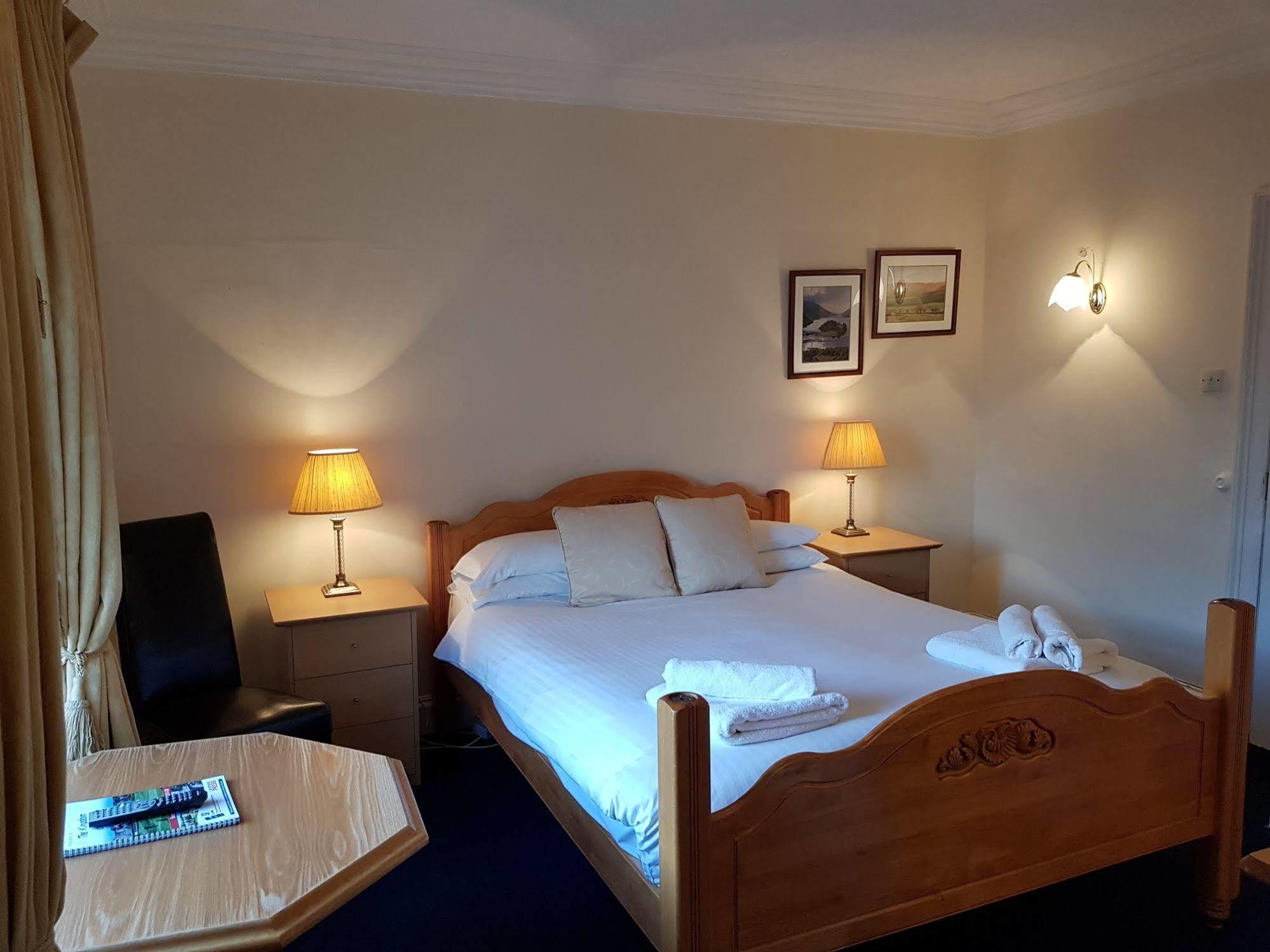 Cedar Inn Edinburgh Ngoại thất bức ảnh