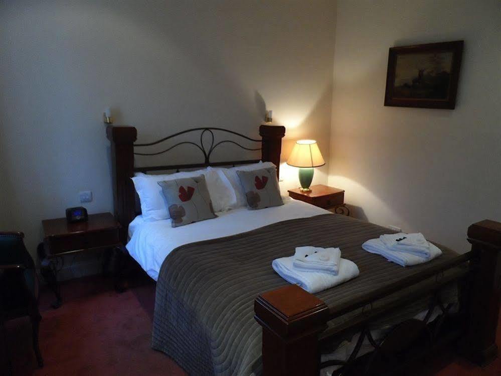 Cedar Inn Edinburgh Ngoại thất bức ảnh